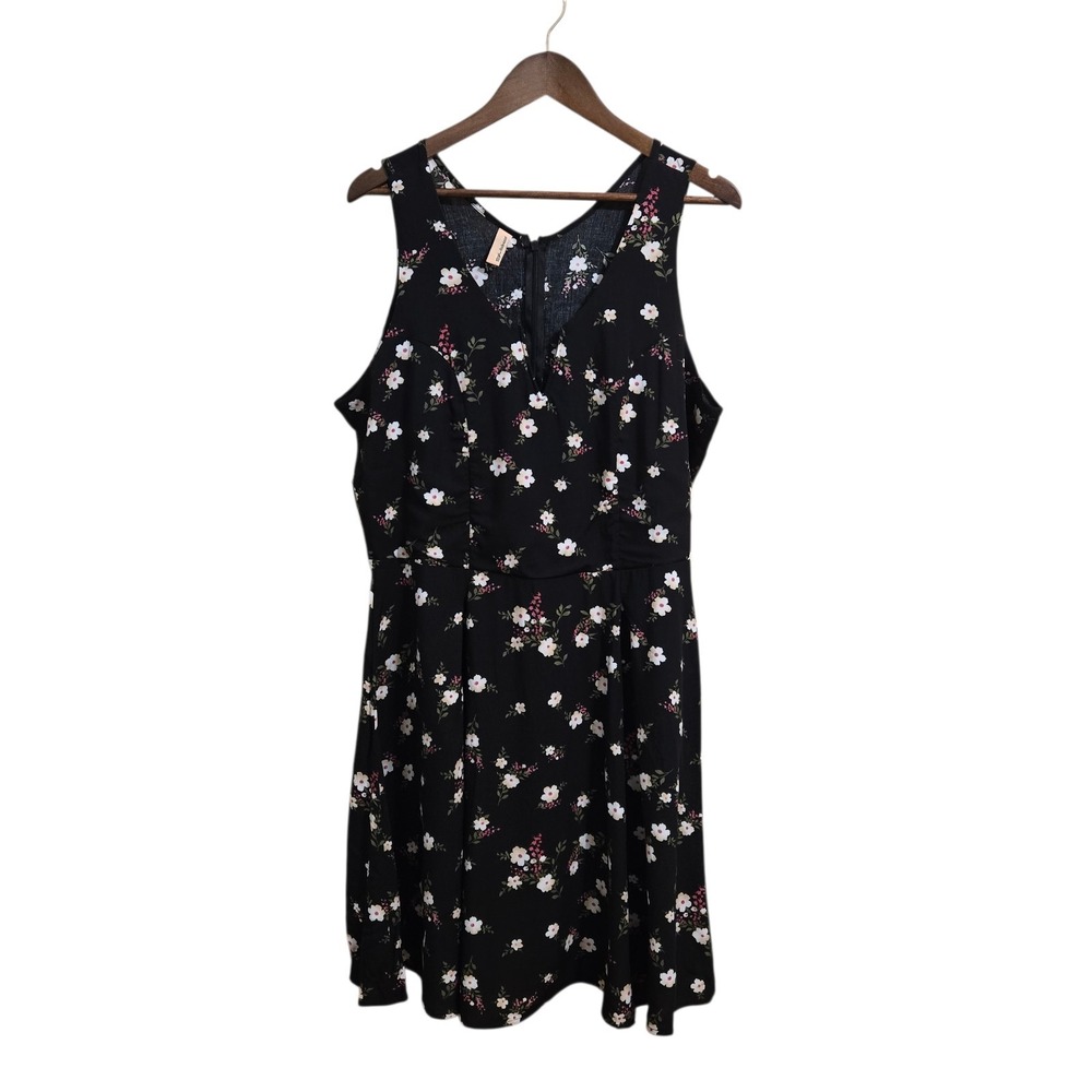 Sundress By slod Size M Black Floral Sleeveless V Neck Knee Length Spring Summer